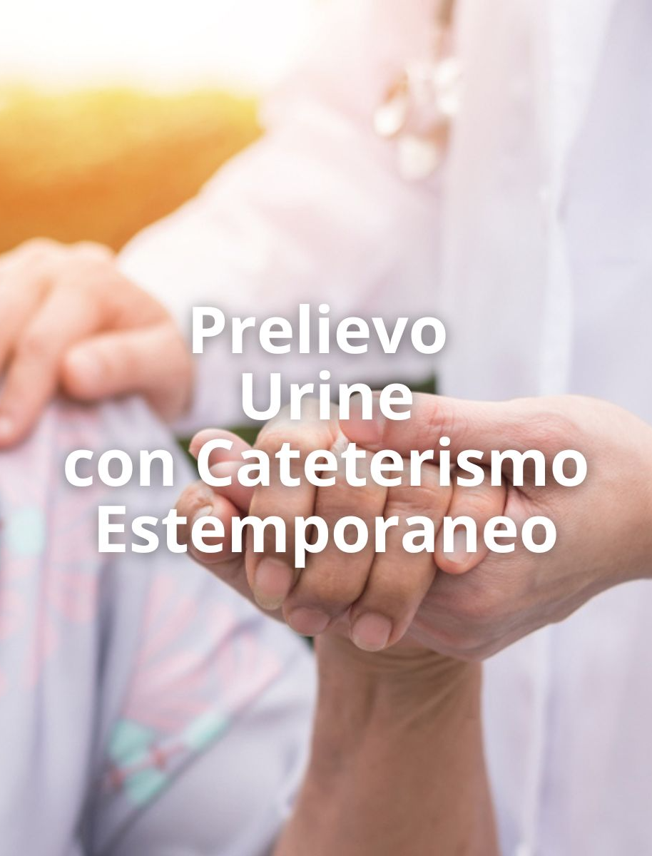 Mani che si stringono. In sovrimpressione "Prelievo urine con cateterismo estemporaneo"